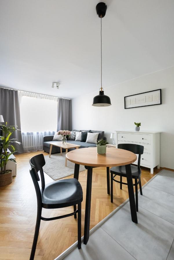Nowogrodzka Grey Apartment Warsaw Exterior photo