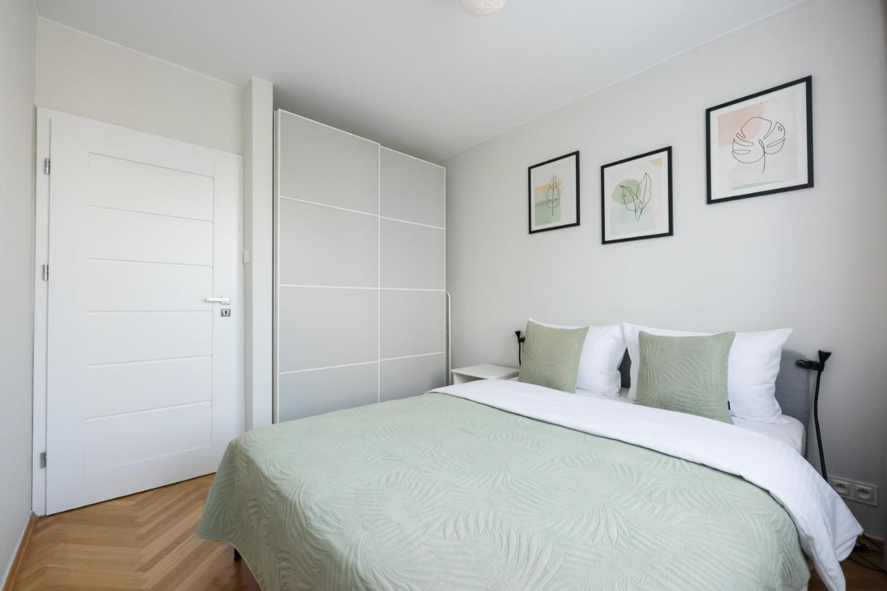 Nowogrodzka Grey Apartment Warsaw Exterior photo